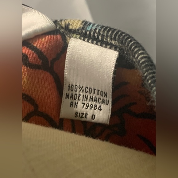 Chico’s Design Long Sleeve V-Neck Women's Size 0 Multi Color Lightweight Shirt - Picture 4 of 8